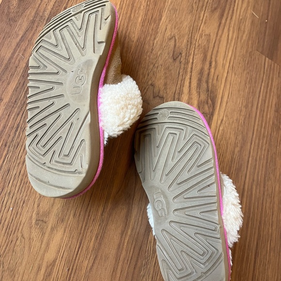 UGG Kids' Tan and Pink Slippers - Picture 5 of 5